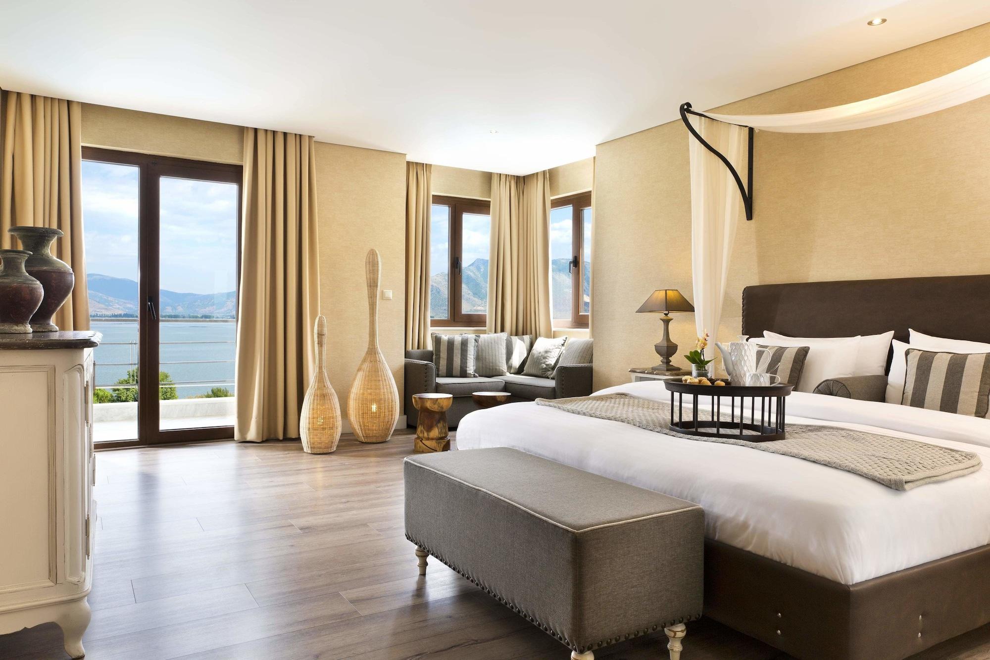 Limneon Resort & Spa カストリア エクステリア 写真 A bedroom at the hotel