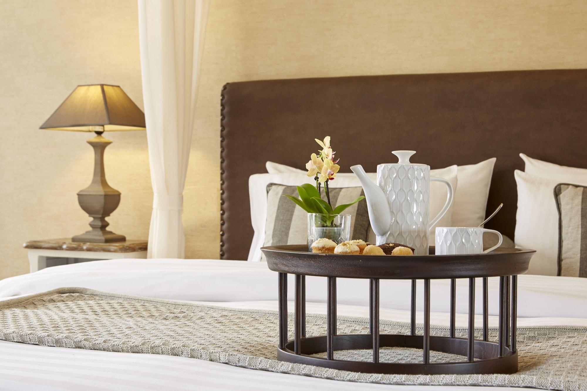 Limneon Resort & Spa カストリア エクステリア 写真 A bedroom at the hotel