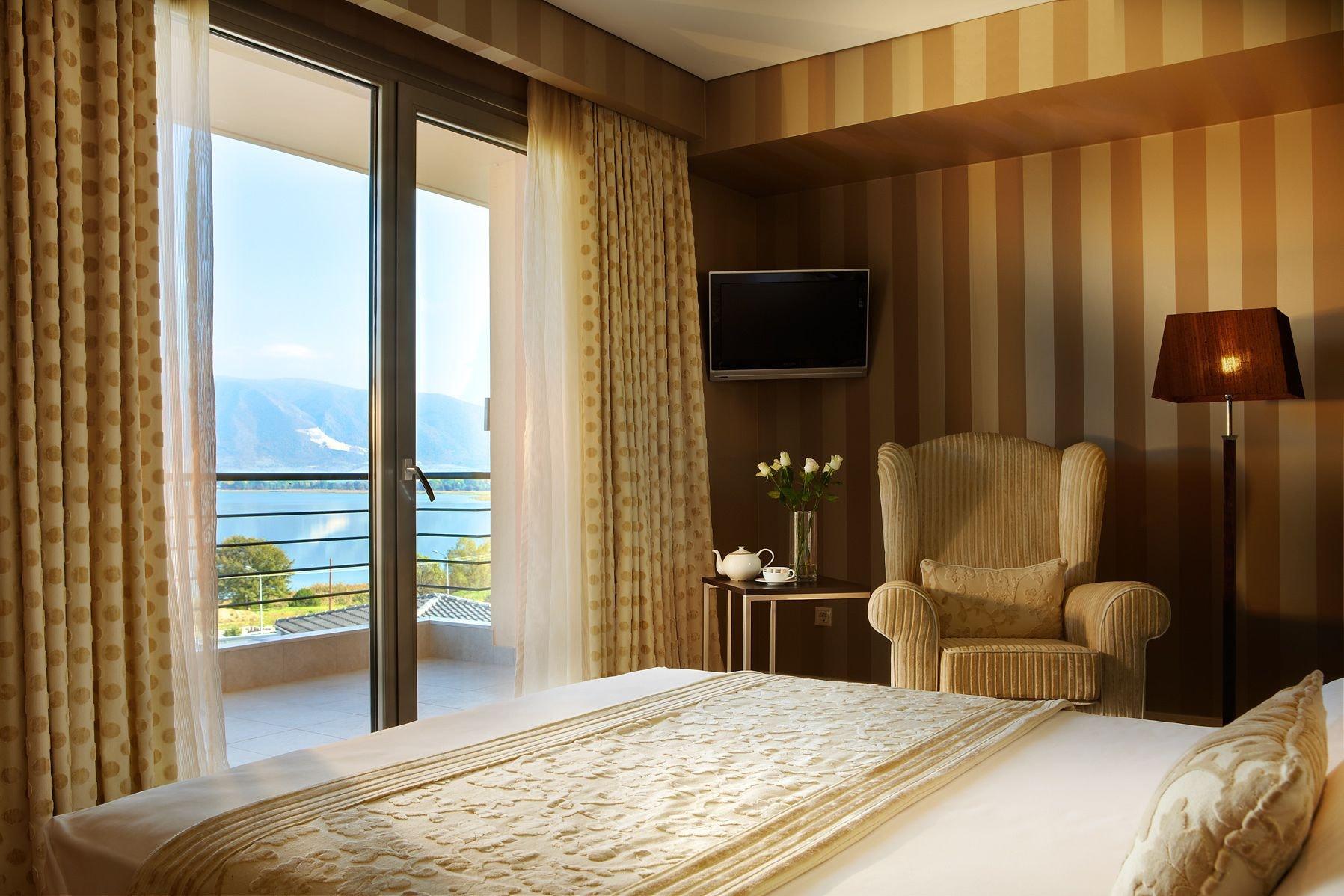 Limneon Resort & Spa カストリア エクステリア 写真 A bedroom at the hotel